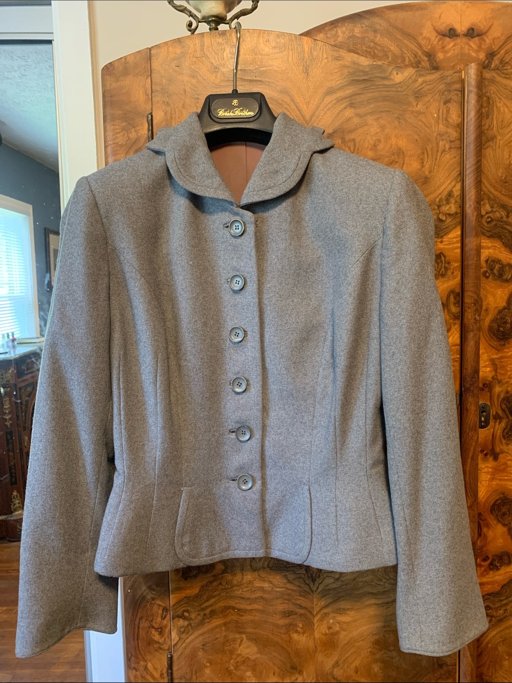 Vintage Women's Gray Tailored Wool Buttoned jacket and skirt suit